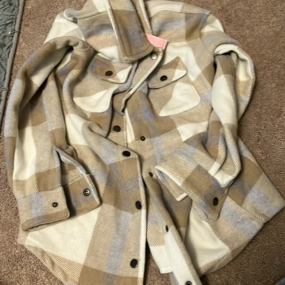This is an autumn color set shacket